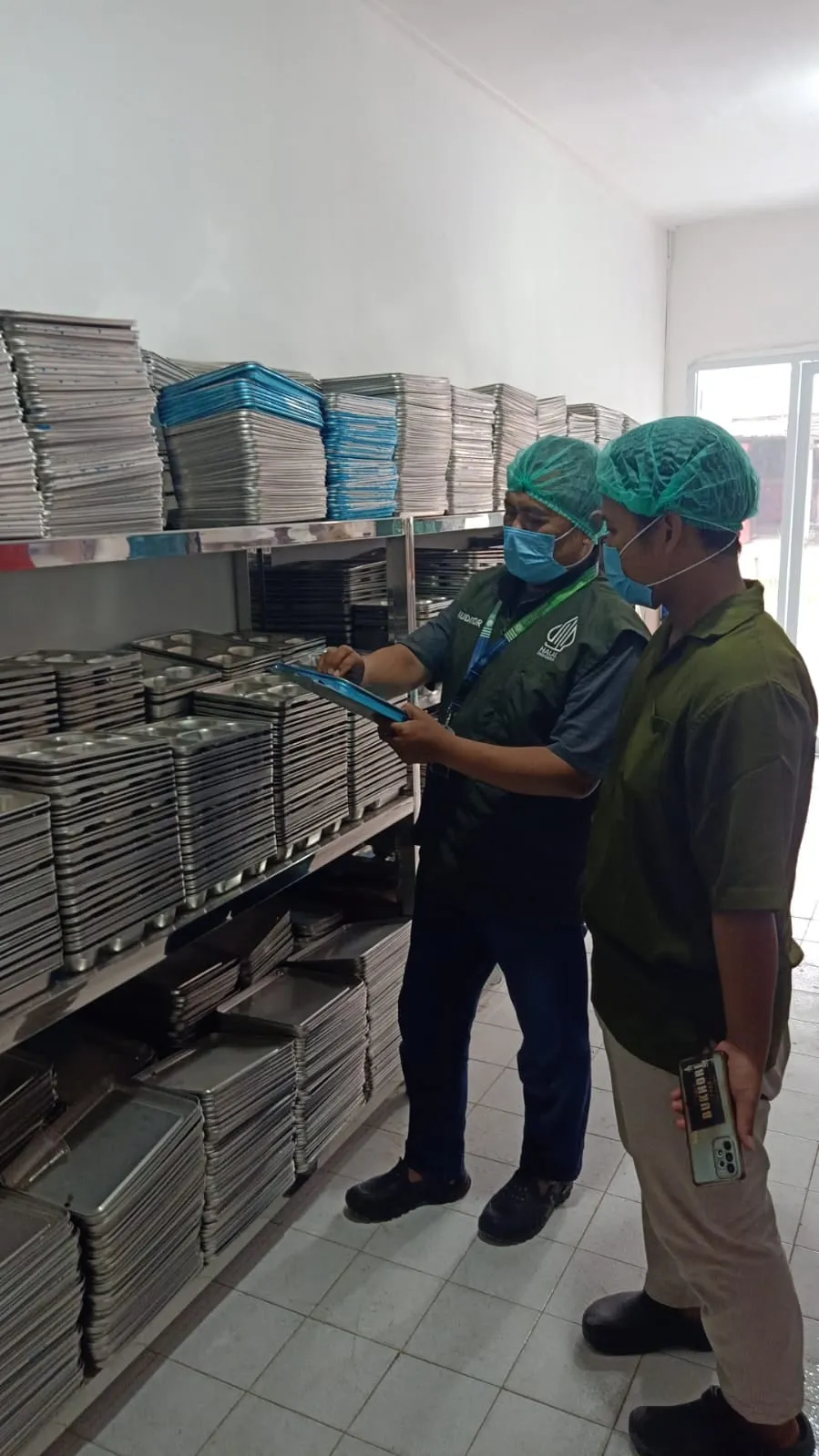 Pemeriksaan peralatan dan fasilitas produksi